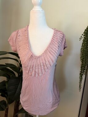 Woman’s Dusty Rose “Ruffle” V-Neck Short Sleeve Top